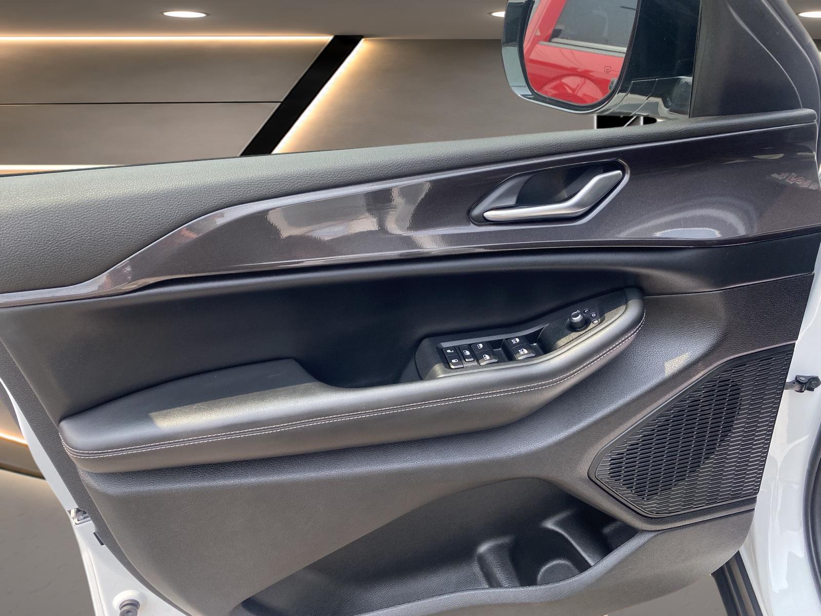 2023 Jeep Grand Cherokee L Altitude at Three Rivers CJD