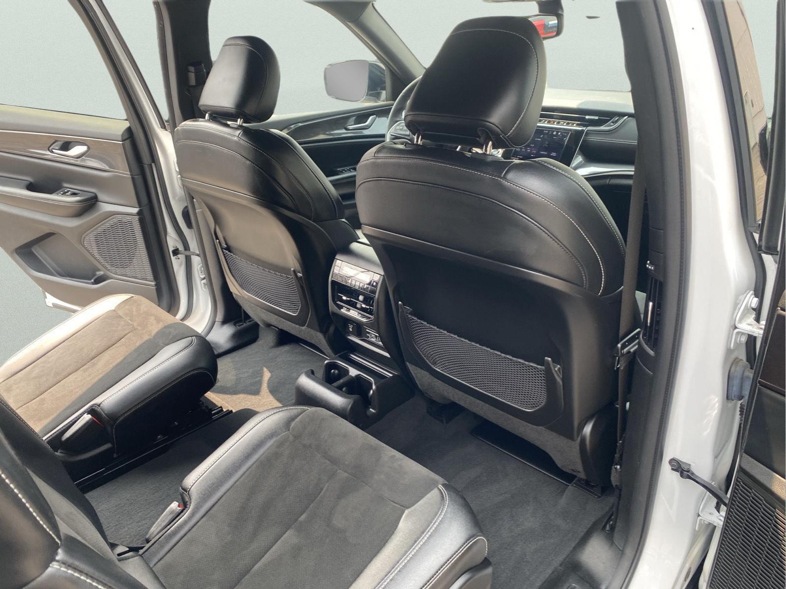 2023 Jeep Grand Cherokee L Altitude at Three Rivers CJD