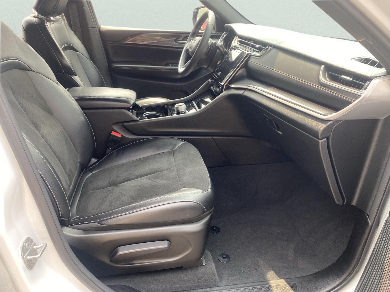 2023 Jeep Grand Cherokee L Altitude at Three Rivers CJD