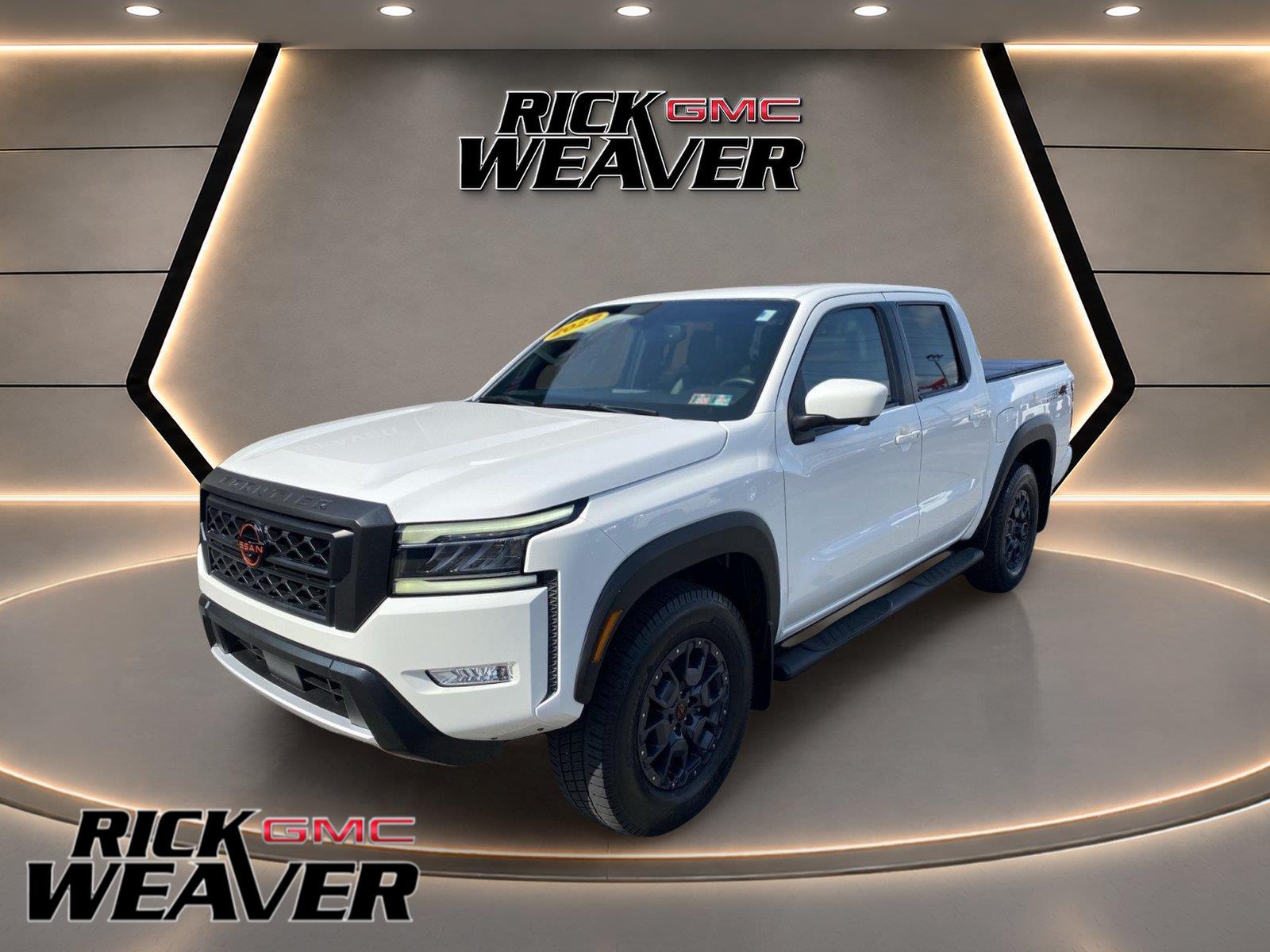 Glacier White 2022 Nissan Frontier Pickup Truck Four-Wheel Drive Automatic
