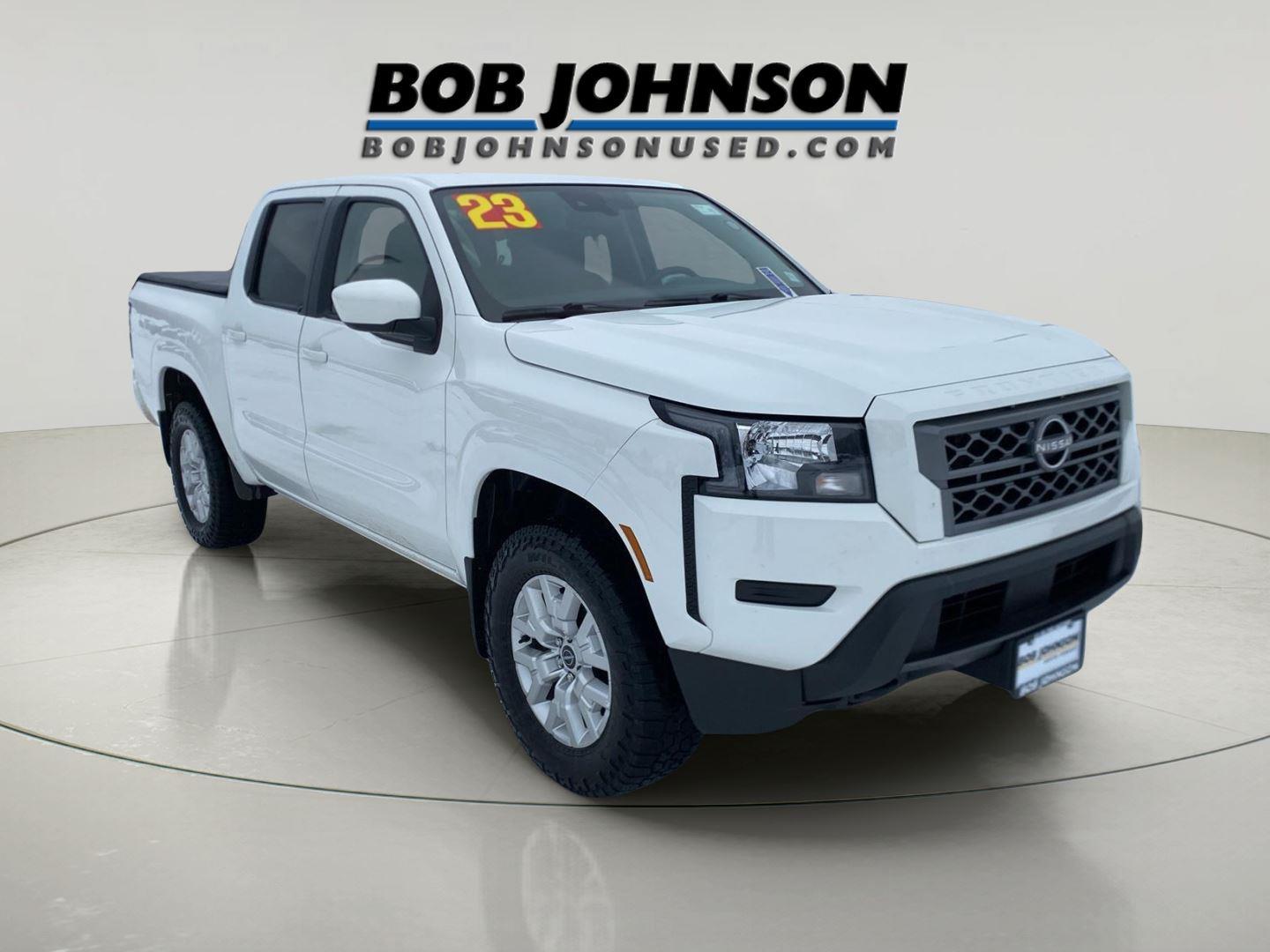 Glacier White 2023 Nissan Frontier SV Crew Cab 4WD Pickup Truck Four-Wheel Drive Automatic