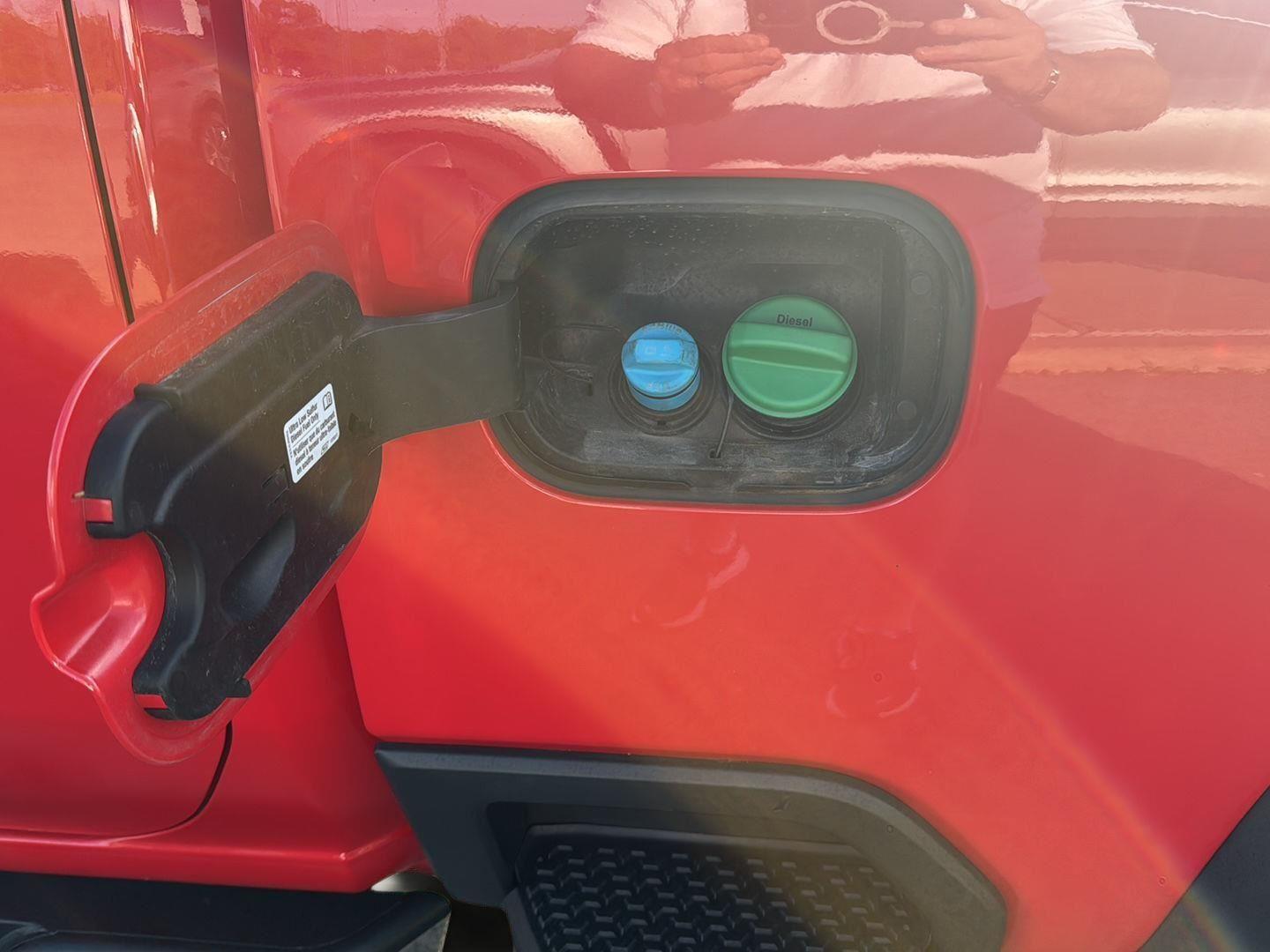 2024 Chevrolet Silverado 2500HD ZR2 - Photo 11