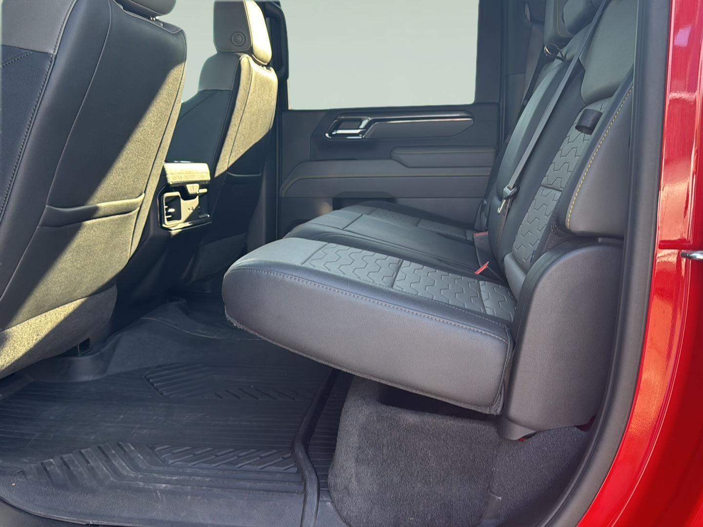 2024 Chevrolet Silverado 2500HD ZR2 - Photo 12