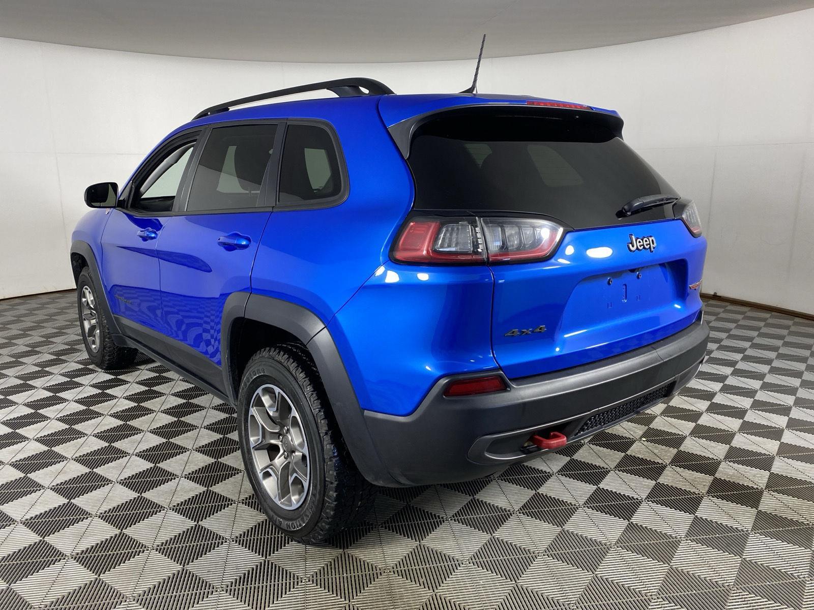 Used 2022 Hydro Blue Pearlcoat Jeep Trailhawk image 5