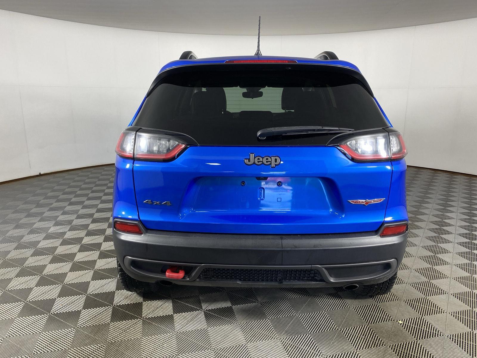 Used 2022 Hydro Blue Pearlcoat Jeep Trailhawk image 6