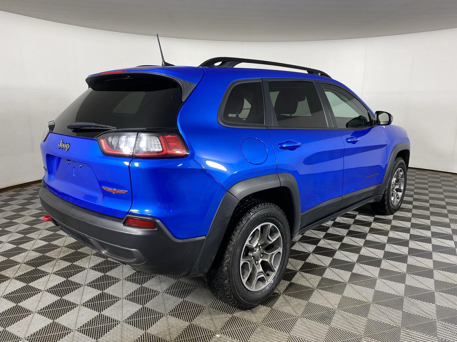 Used 2022 Hydro Blue Pearlcoat Jeep Trailhawk image 7