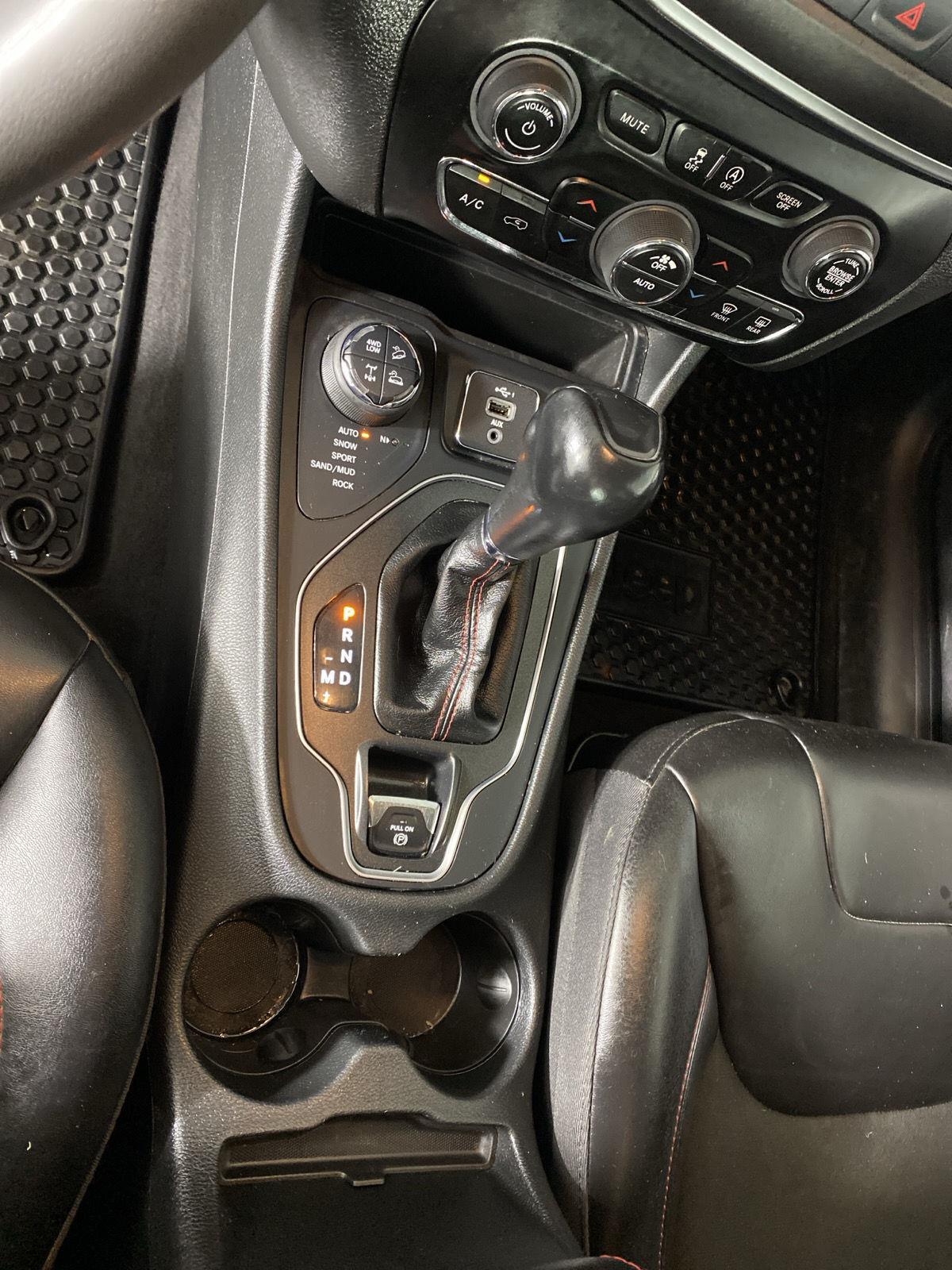 Used 2022 Hydro Blue Pearlcoat Jeep Trailhawk image 22