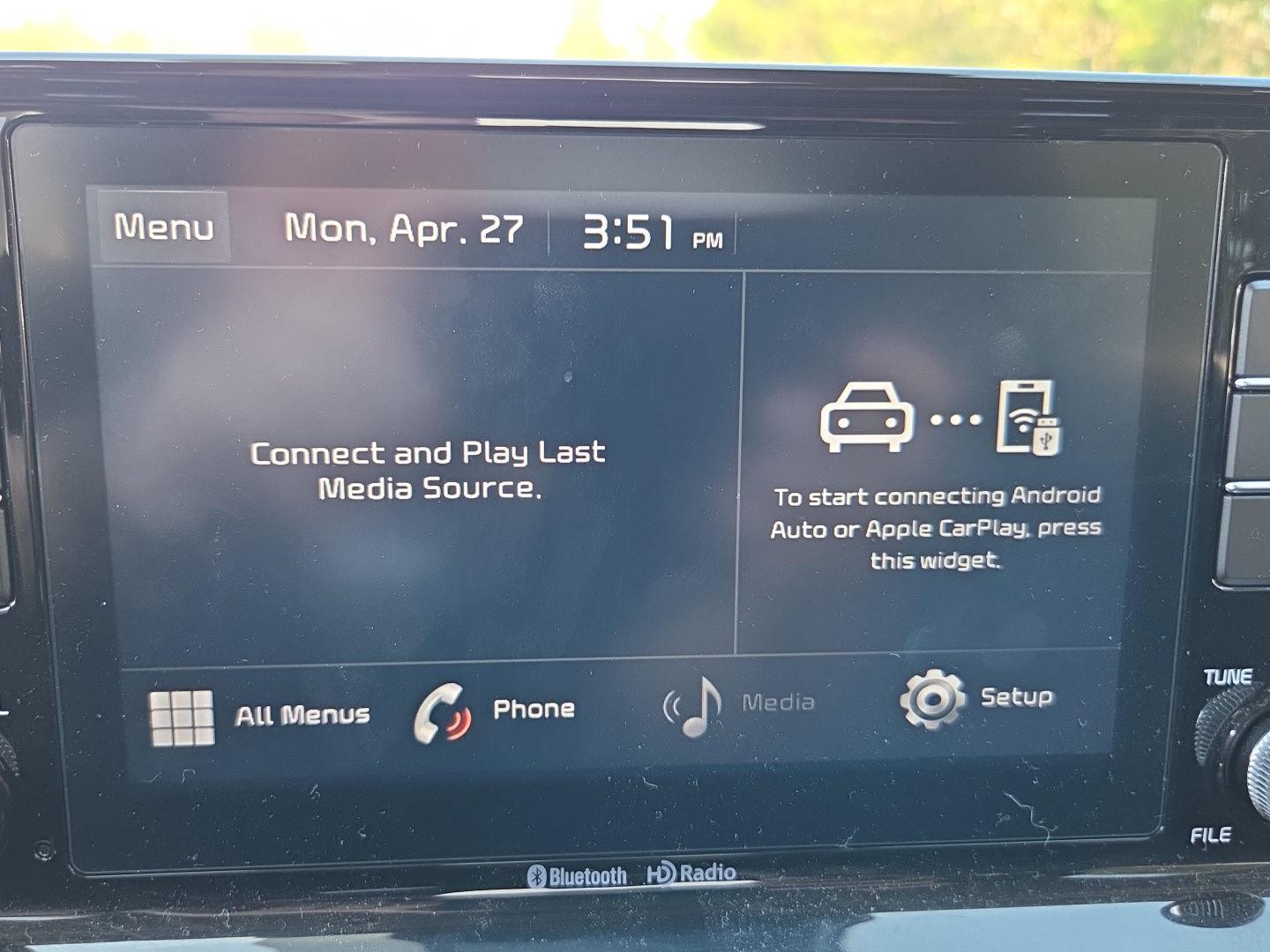 Used 2022 Snow White Pearl Kia LX image 11