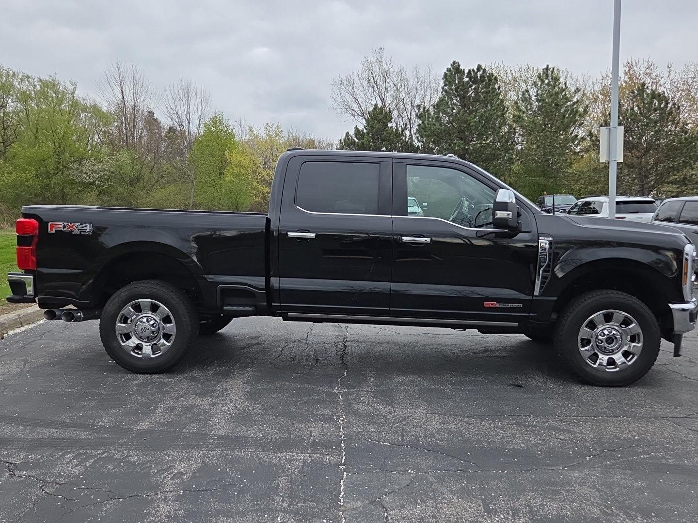 Used 2024 Agate Black Metallic Ford King Ranch image 2