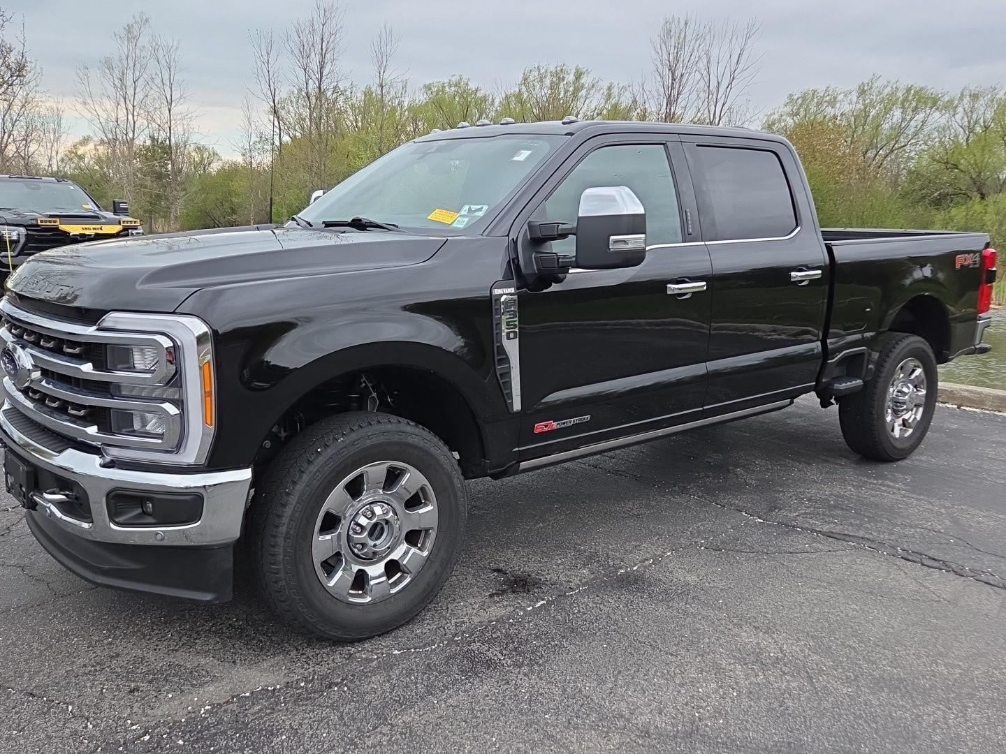 Used 2024 Agate Black Metallic Ford King Ranch image 6