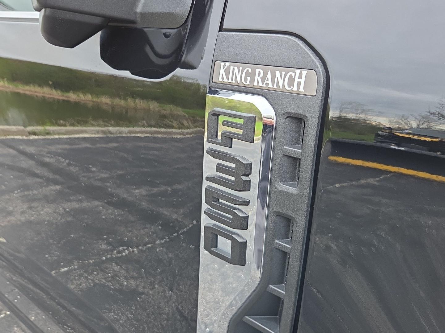 Used 2024 Agate Black Metallic Ford King Ranch image 9