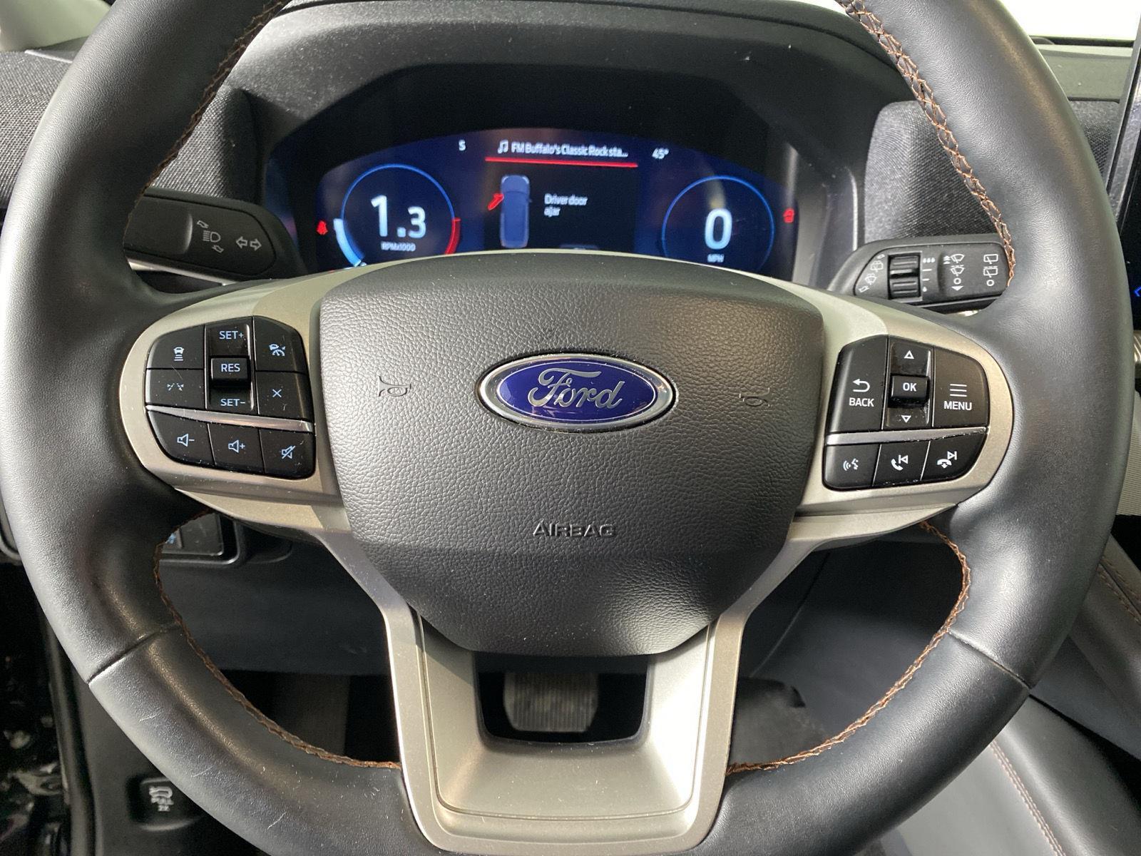 Used 2025 Agate Black Metallic Ford Active image 17