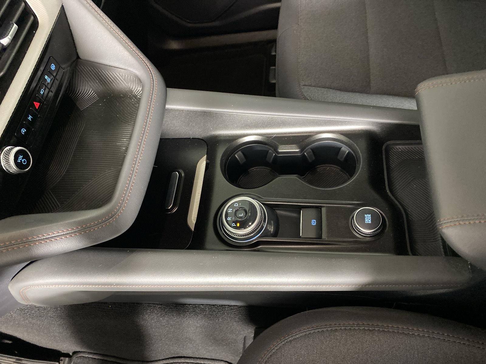 Used 2025 Agate Black Metallic Ford Active image 25