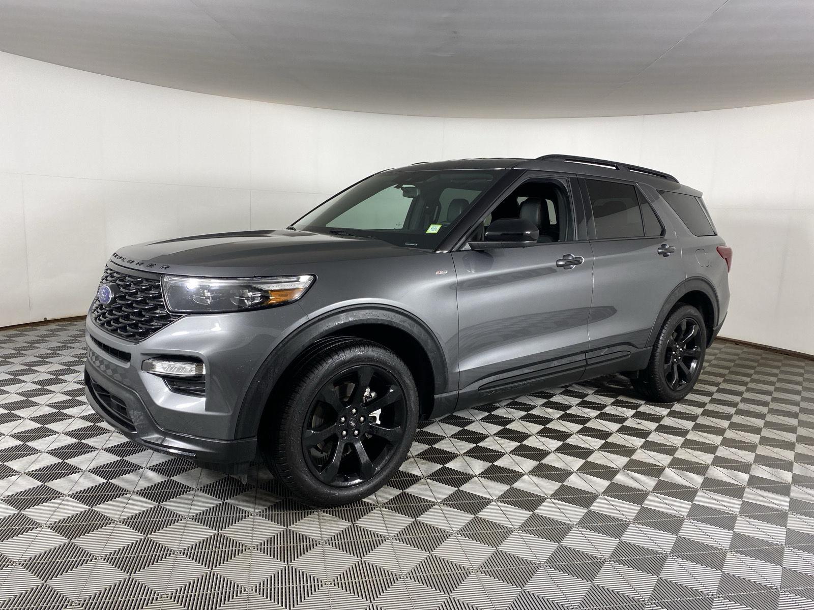 Used 2023 Carbonized Gray Ford ST-Line image 3