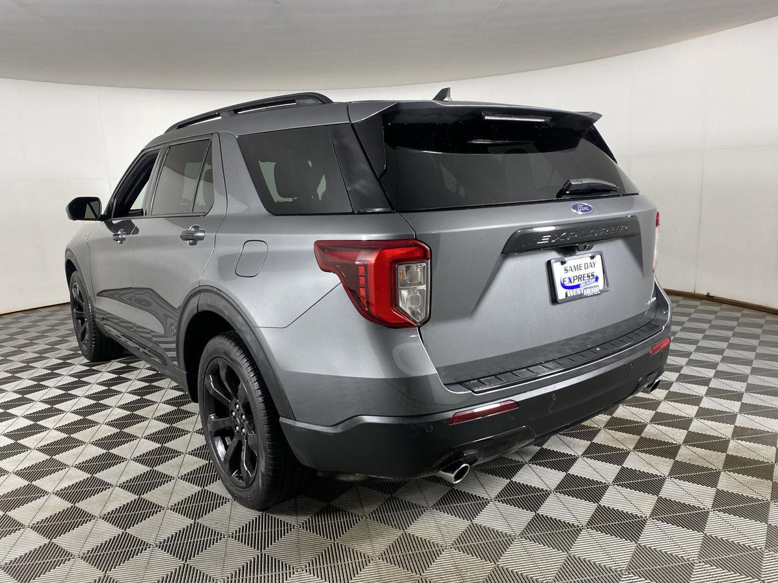Used 2023 Carbonized Gray Ford ST-Line image 5