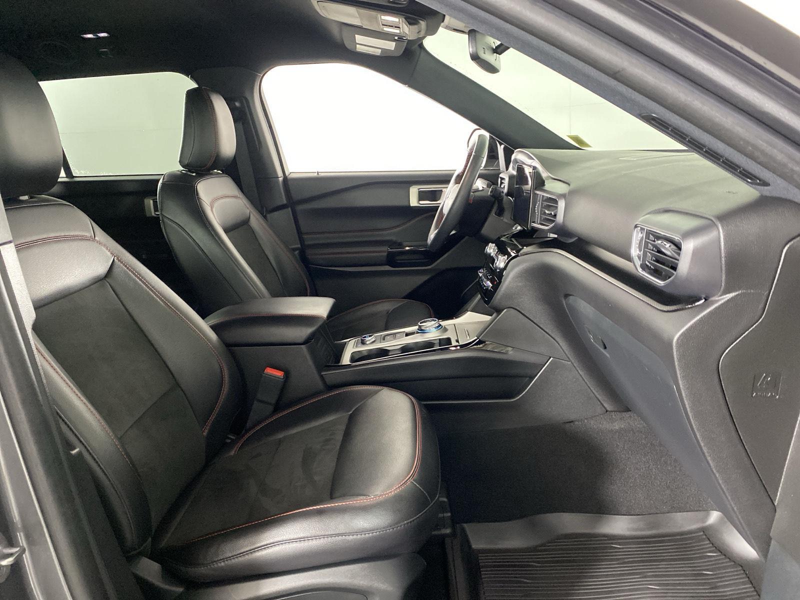 Used 2023 Carbonized Gray Ford ST-Line image 29