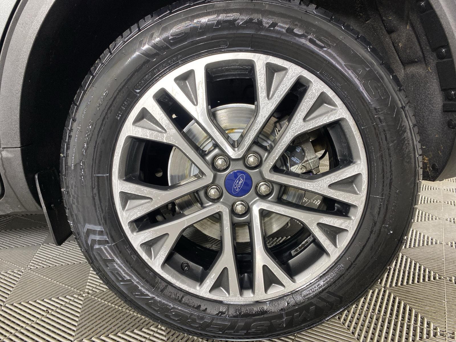 Used 2020 Magnetic Ford SEL image 9