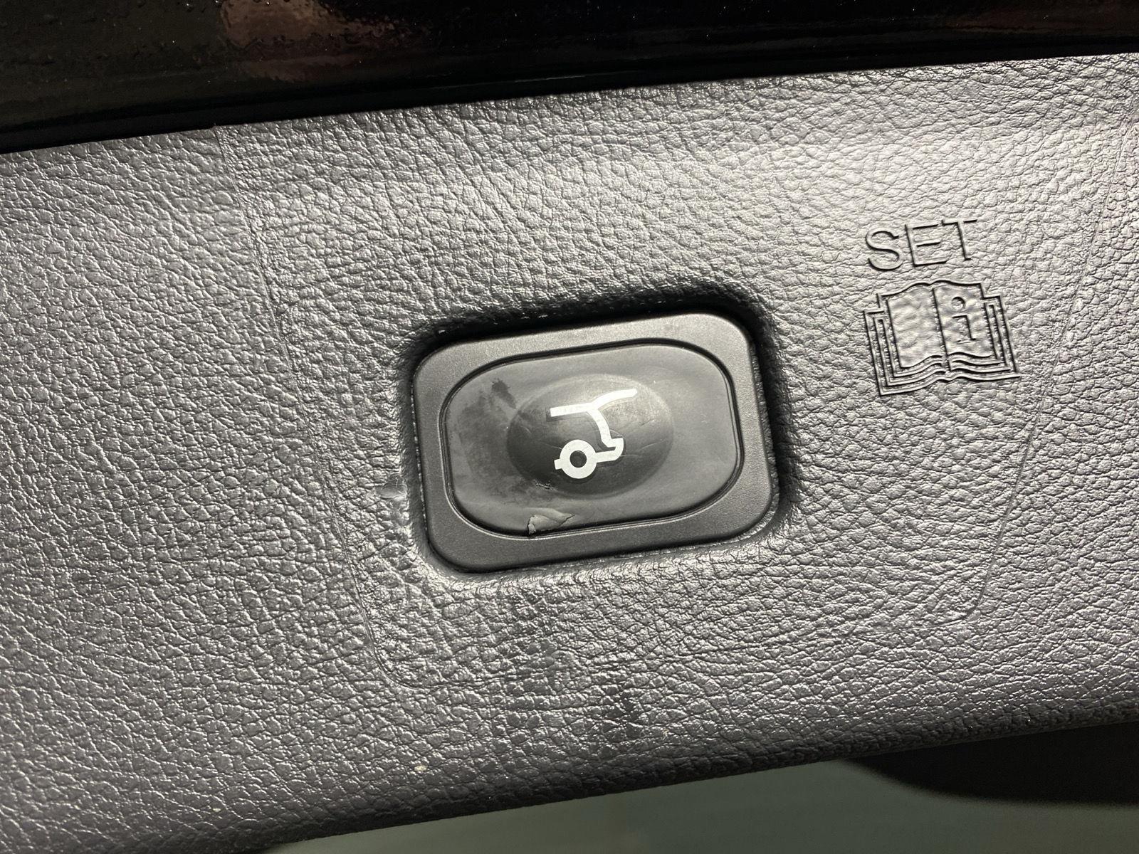 Used 2024 Agate Black Ford SEL image 27