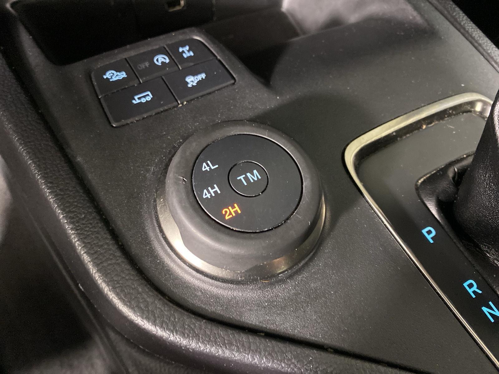 Used 2019 Oxford White Ford XL image 22