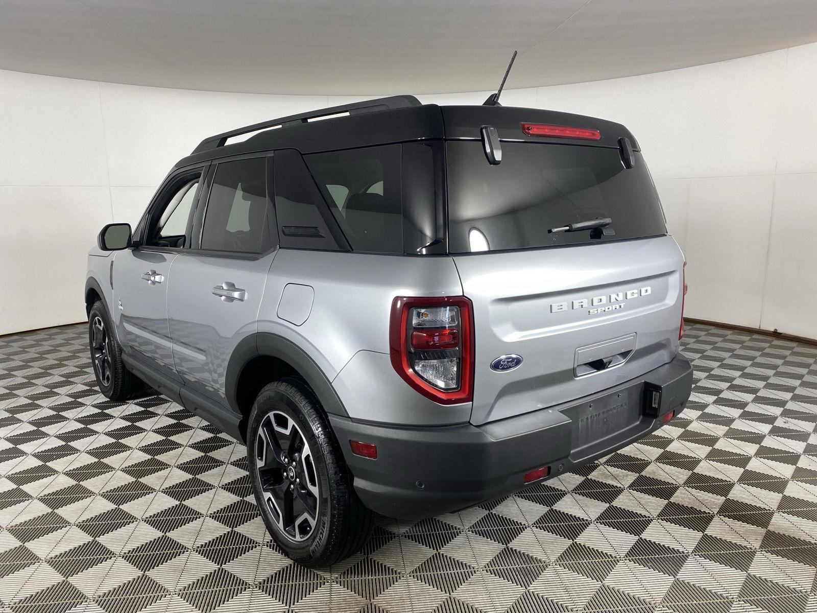 Used 2021 Iconic Silver Ford Outer Banks image 9