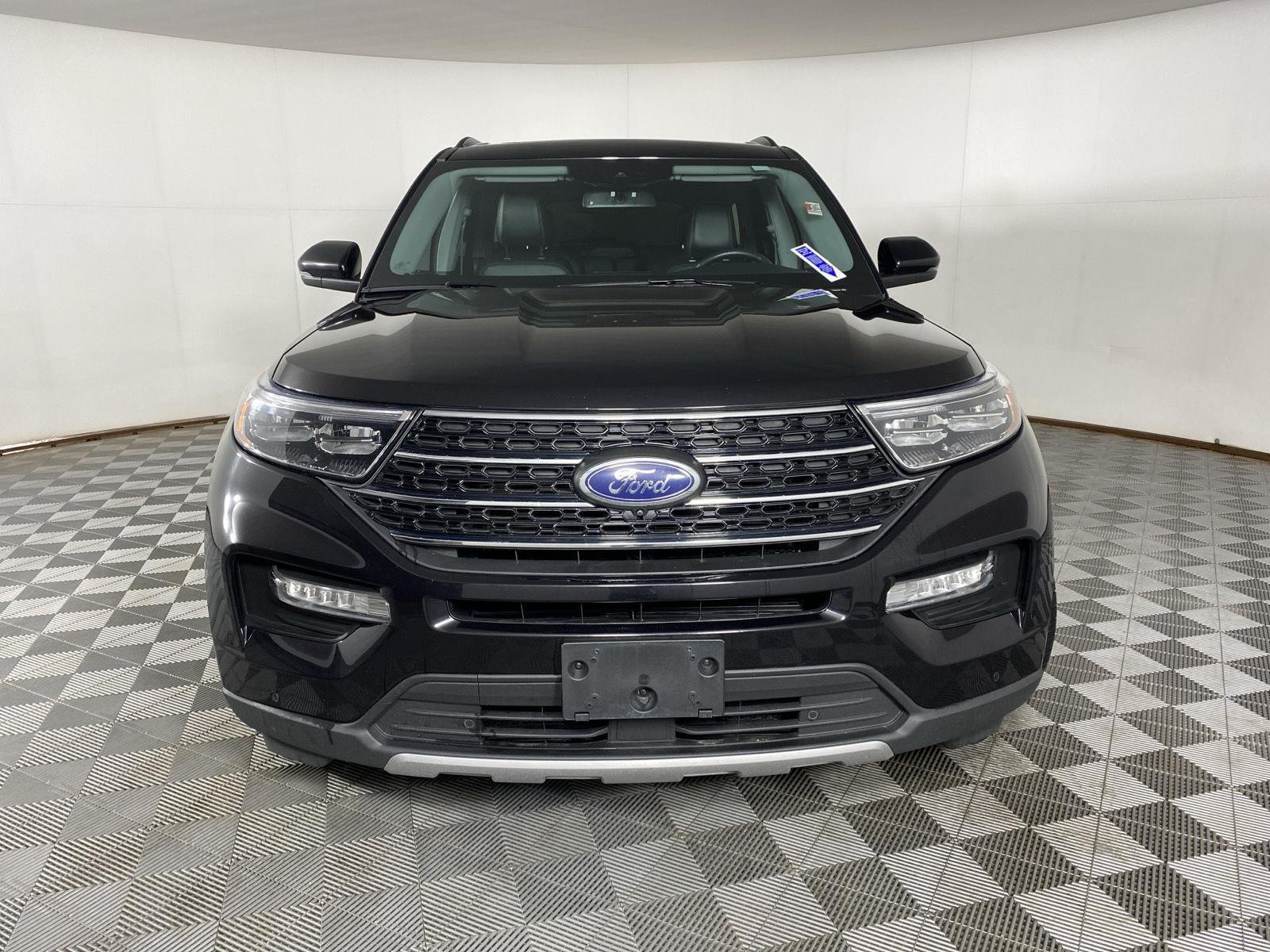 Used 2023 Agate Black Metallic Ford XLT image 5
