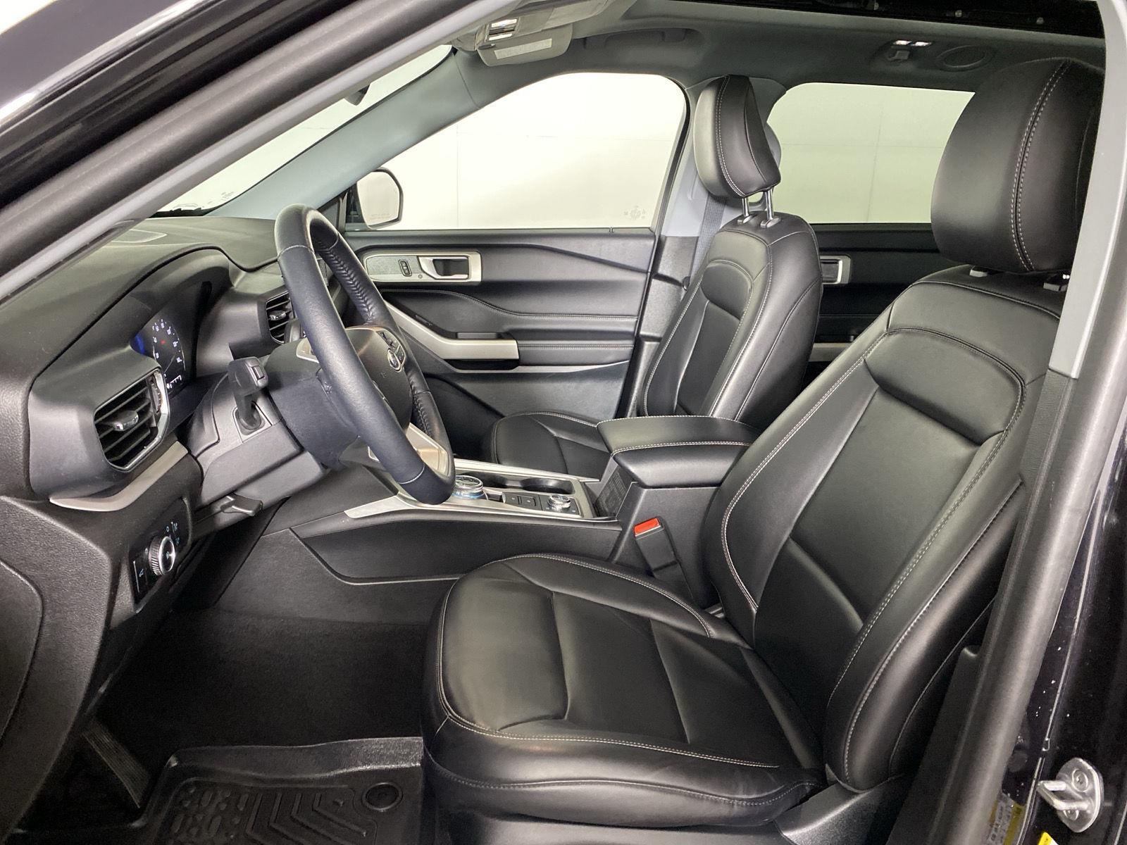 Used 2023 Agate Black Metallic Ford XLT image 13