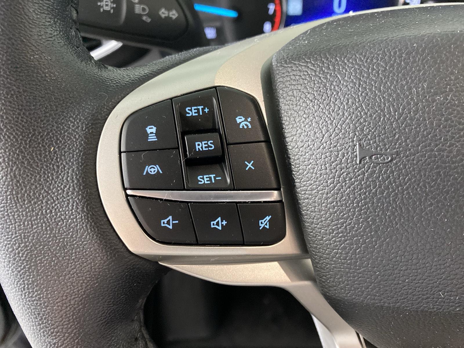 Used 2023 Agate Black Metallic Ford XLT image 18