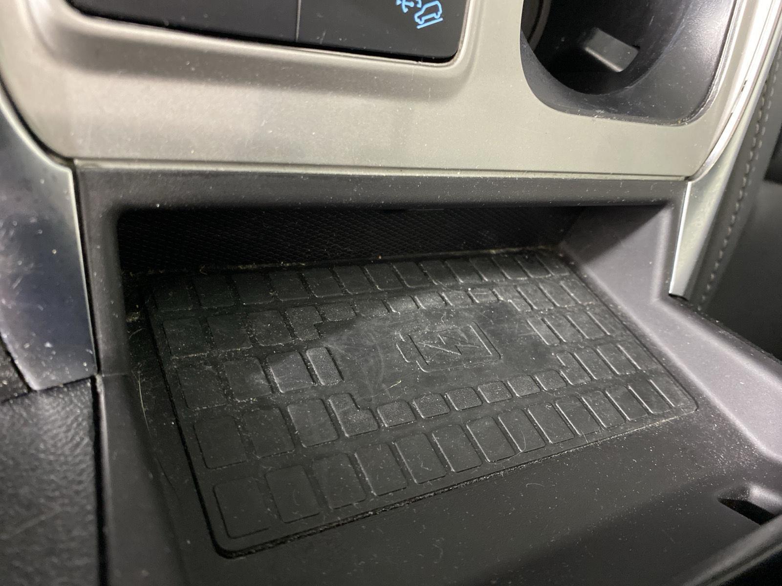 Used 2023 Agate Black Metallic Ford XLT image 25