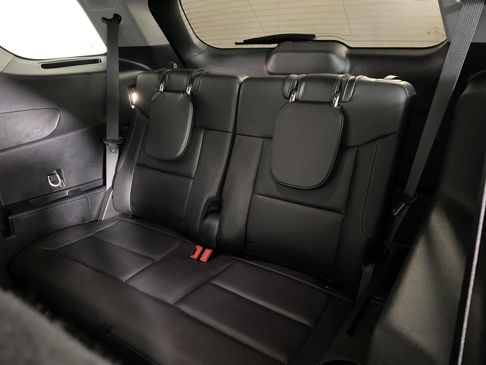 Used 2023 Agate Black Metallic Ford XLT image 28