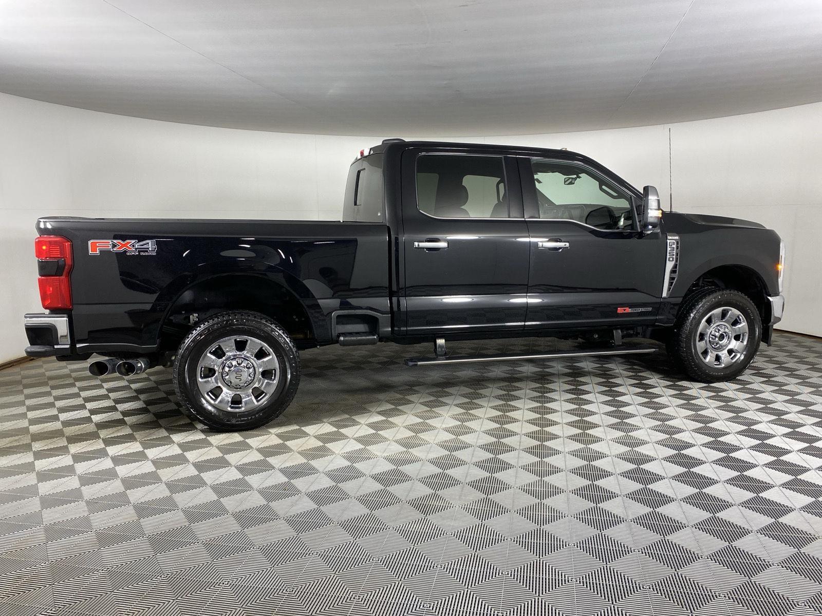 Used 2024 Agate Black Metallic Ford King Ranch image 34