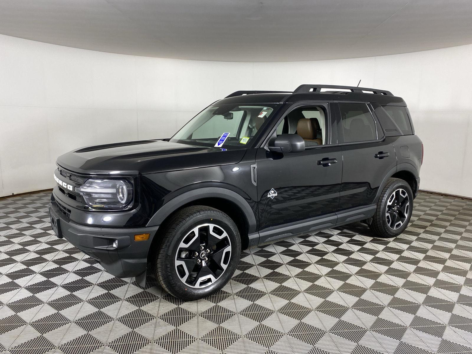 Used 2023 Shadow Black Ford Outer Banks image 6