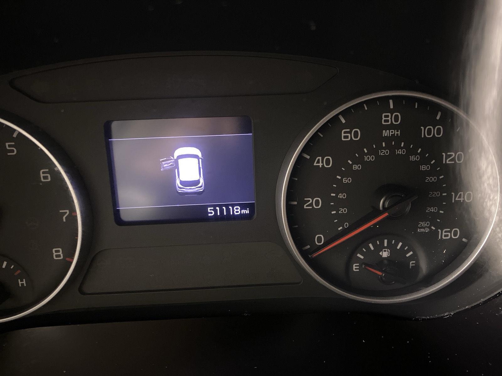 Used 2022 Snow White Pearl Kia LX image 27