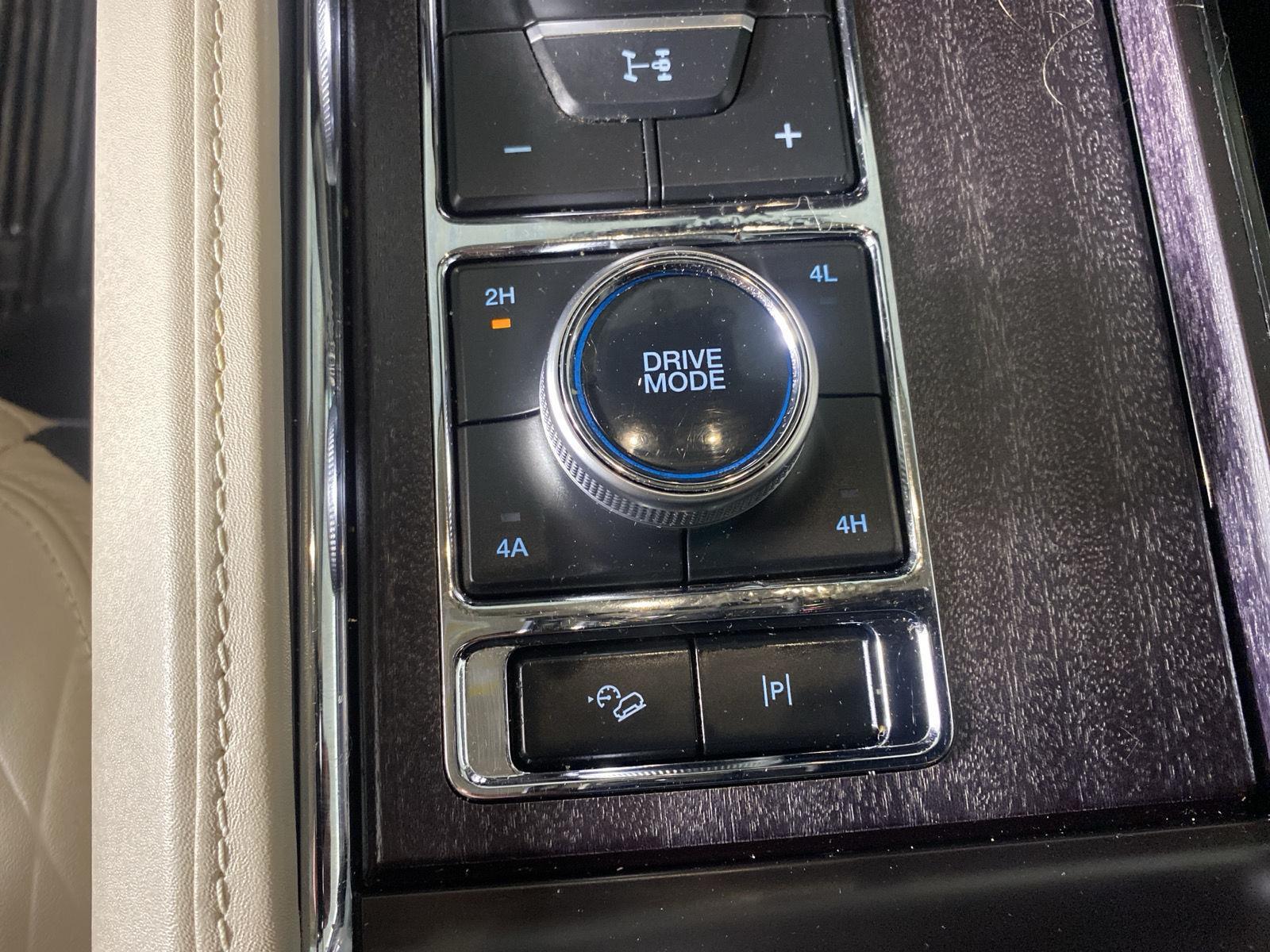 Used 2023 Agate Black Ford Platinum image 26