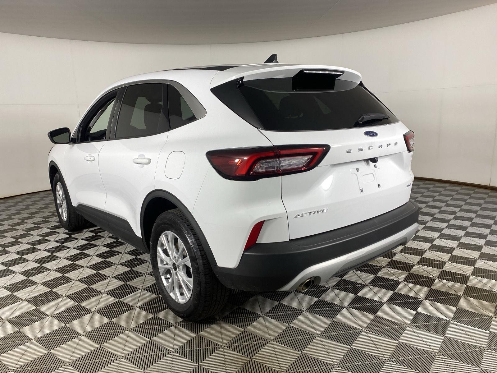 Used 2023 Oxford White Ford Active image 13