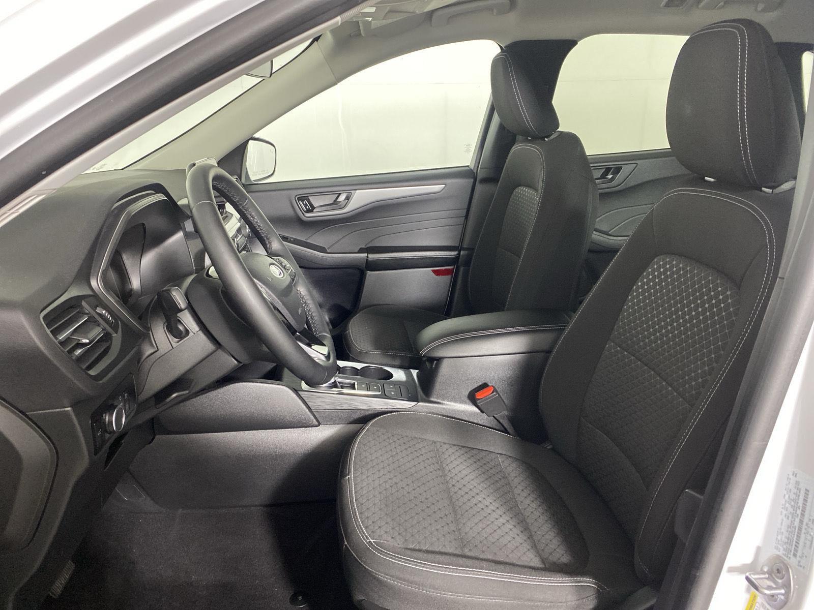 Used 2023 Oxford White Ford Active image 6
