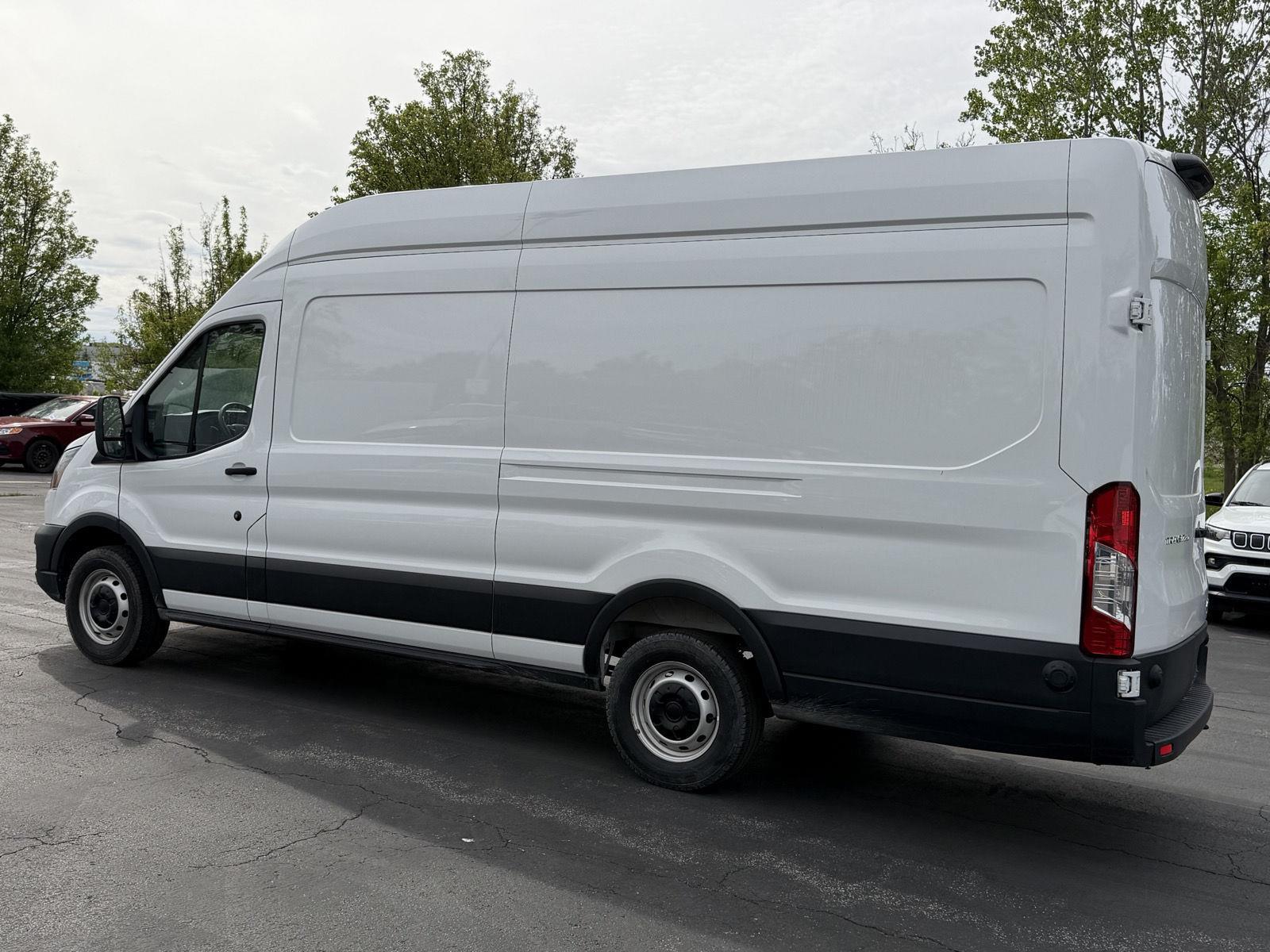Used 2025 Oxford White Ford 250 image 5