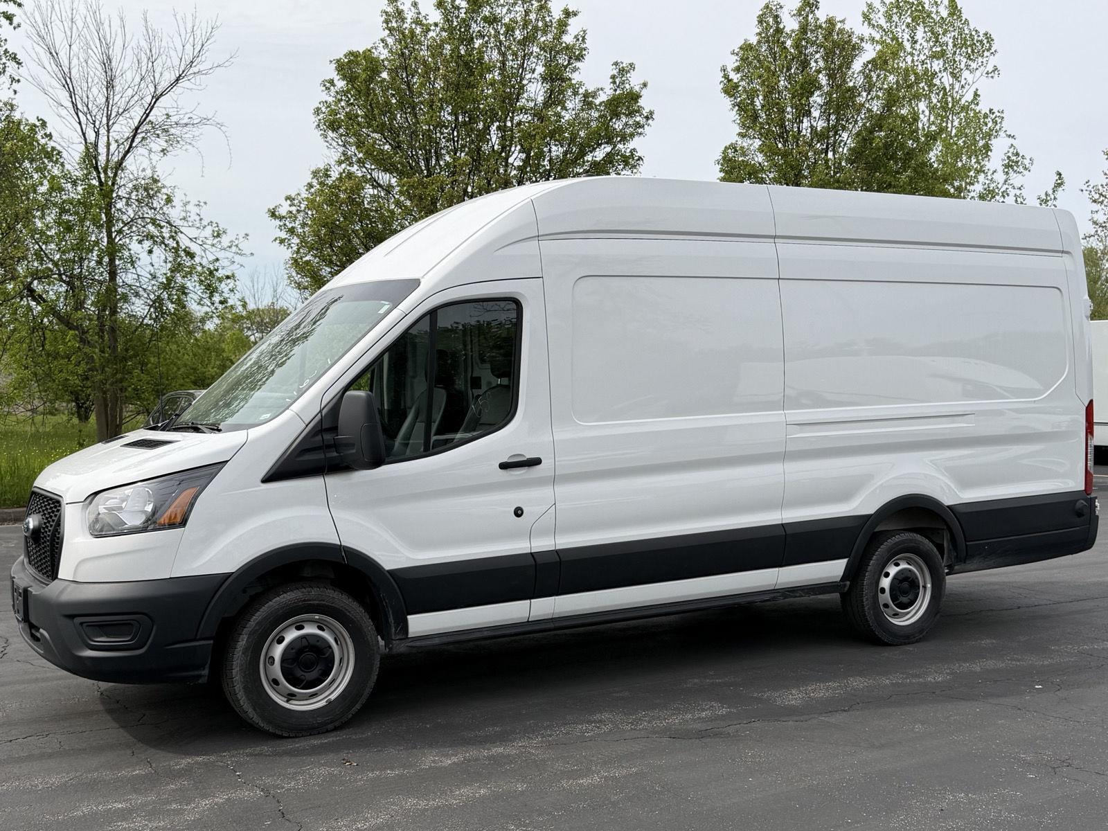 Used 2025 Oxford White Ford 250 image 6