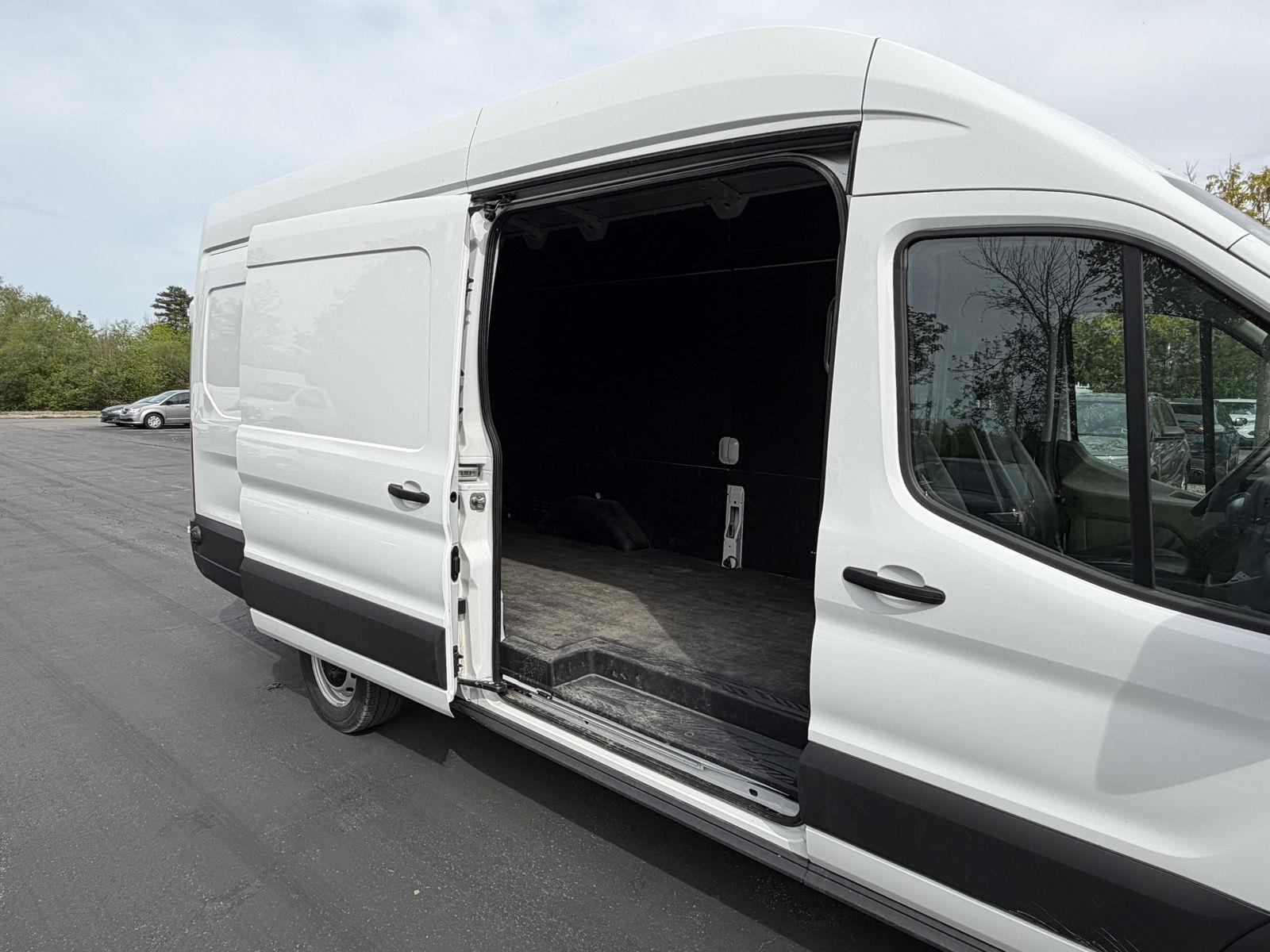 Used 2025 Oxford White Ford 250 image 8