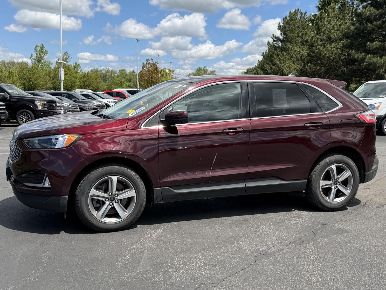 Used 2017 Burgundy Velvet Metallic Tinted Clearcoat Ford SEL image 4