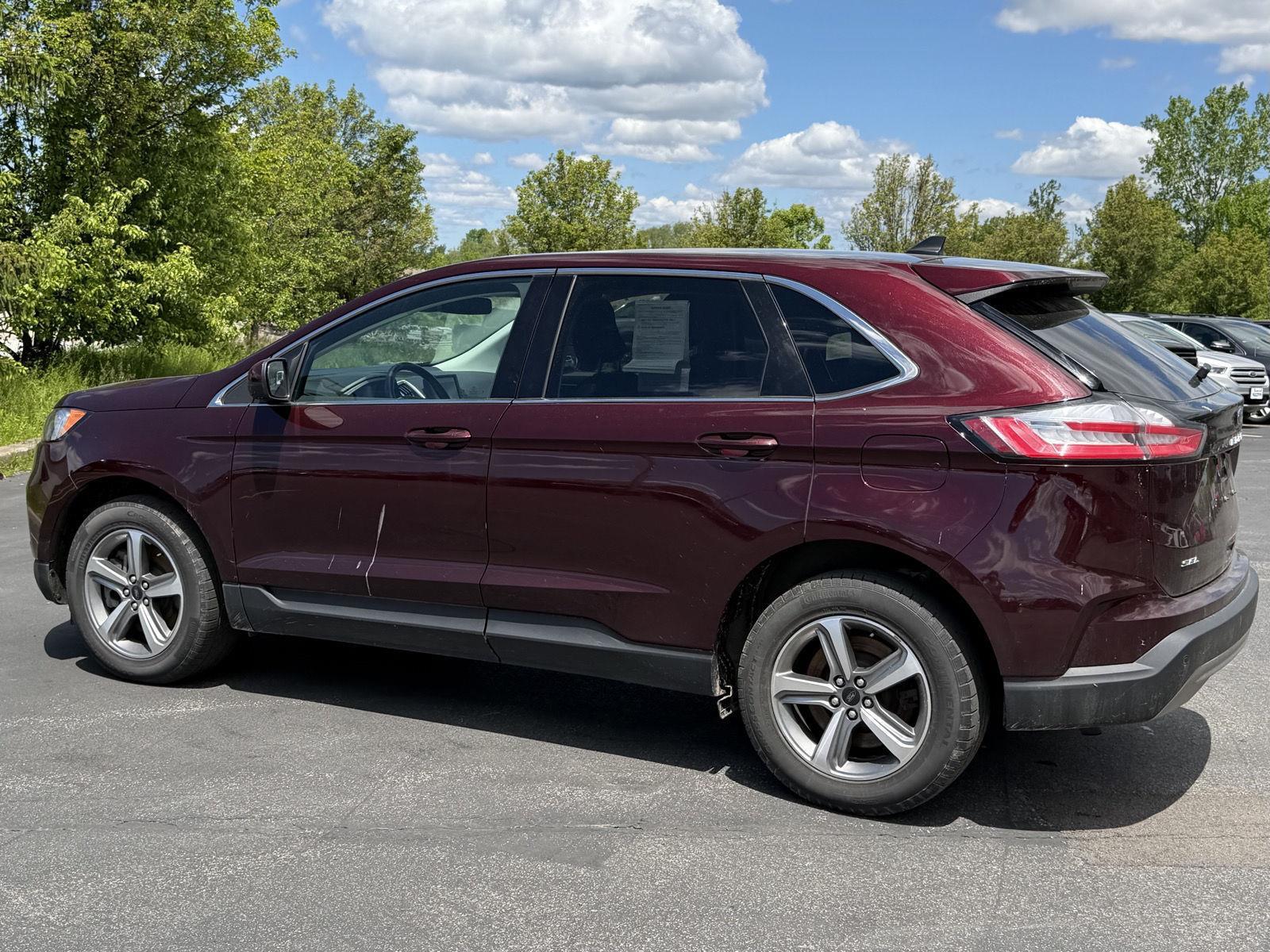 Used 2017 Burgundy Velvet Metallic Tinted Clearcoat Ford SEL image 6