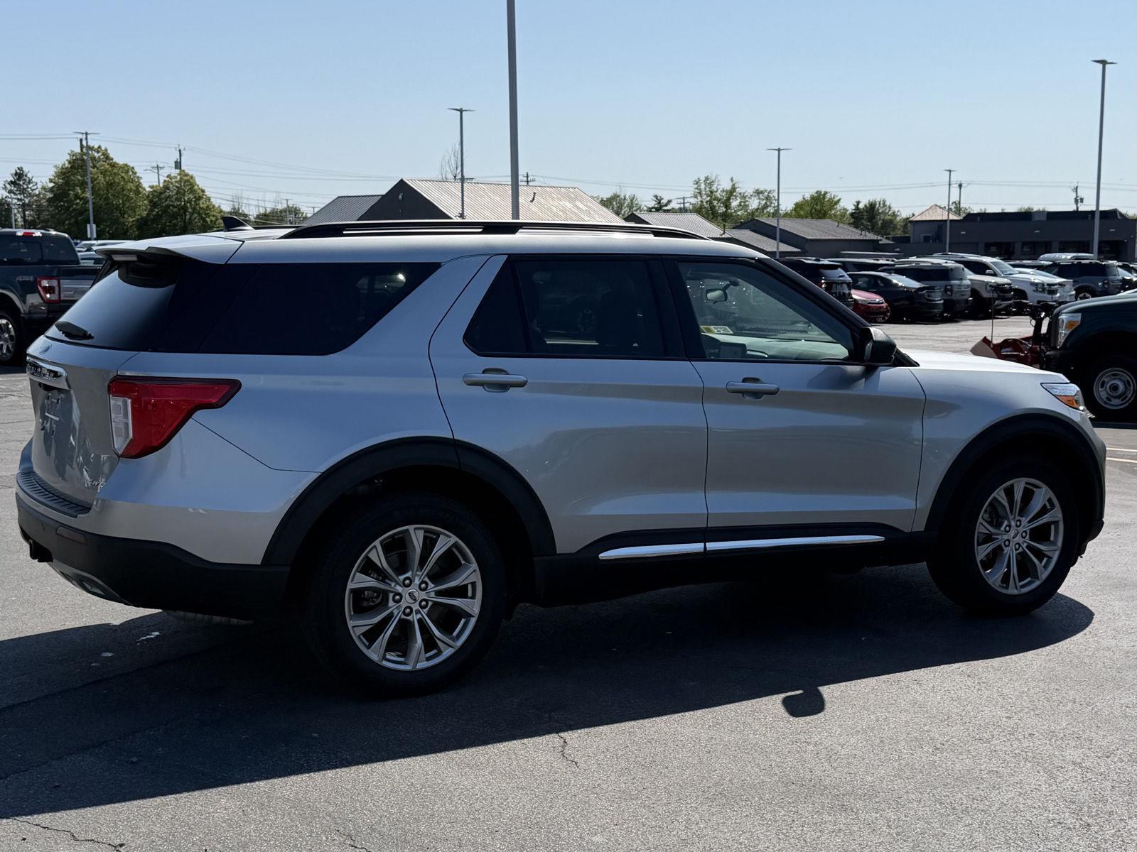 Used 2024 Iconic Silver Ford XLT image 7