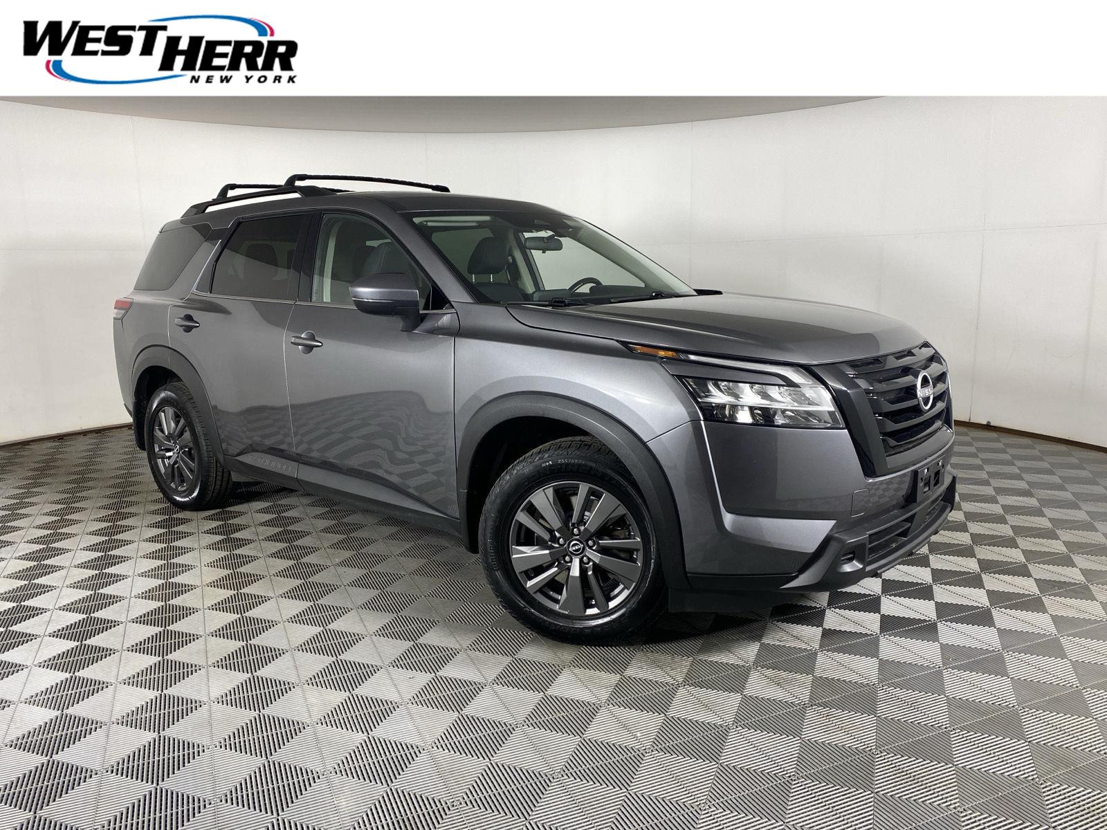  2022 Nissan Pathfinder SV 4WD   