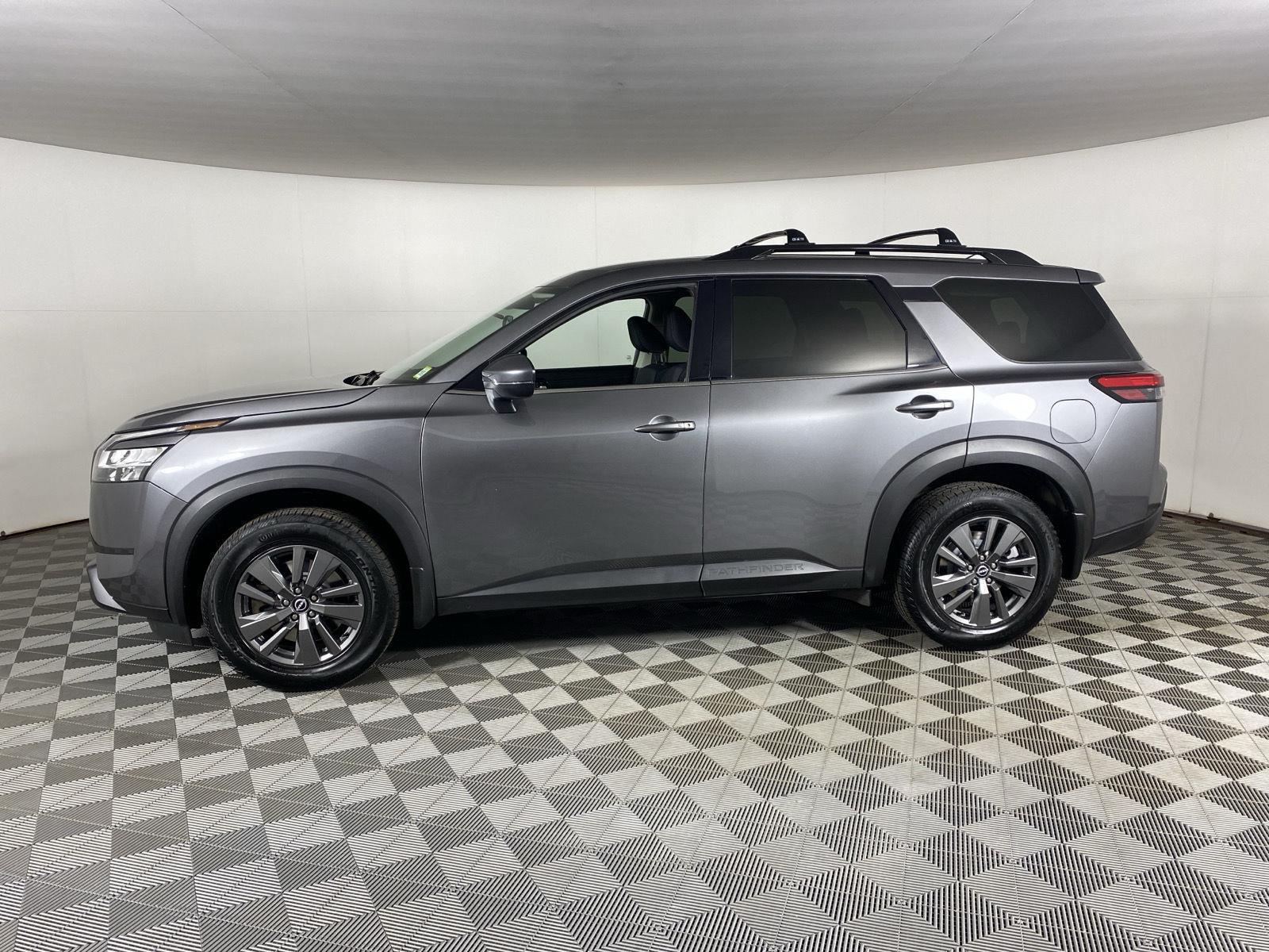 Used 2022 Gun Metallic Nissan SV image 5