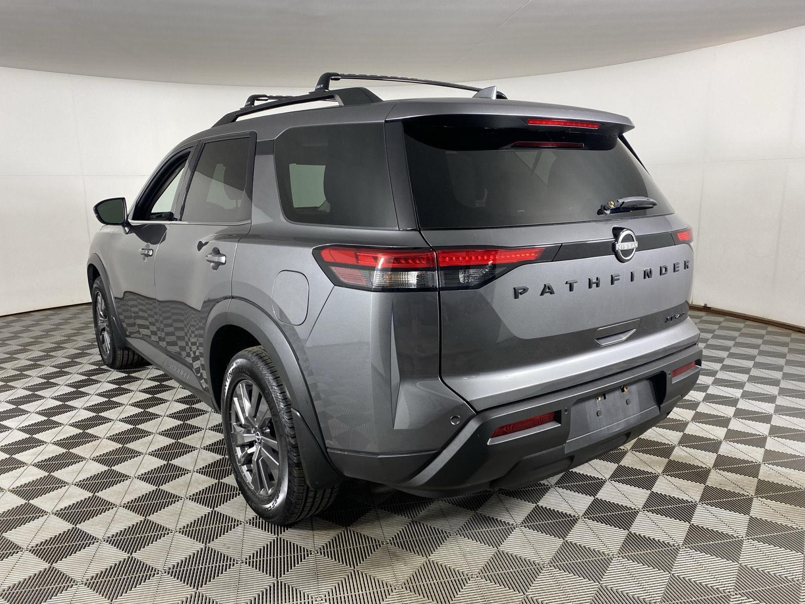 Used 2022 Gun Metallic Nissan SV image 6