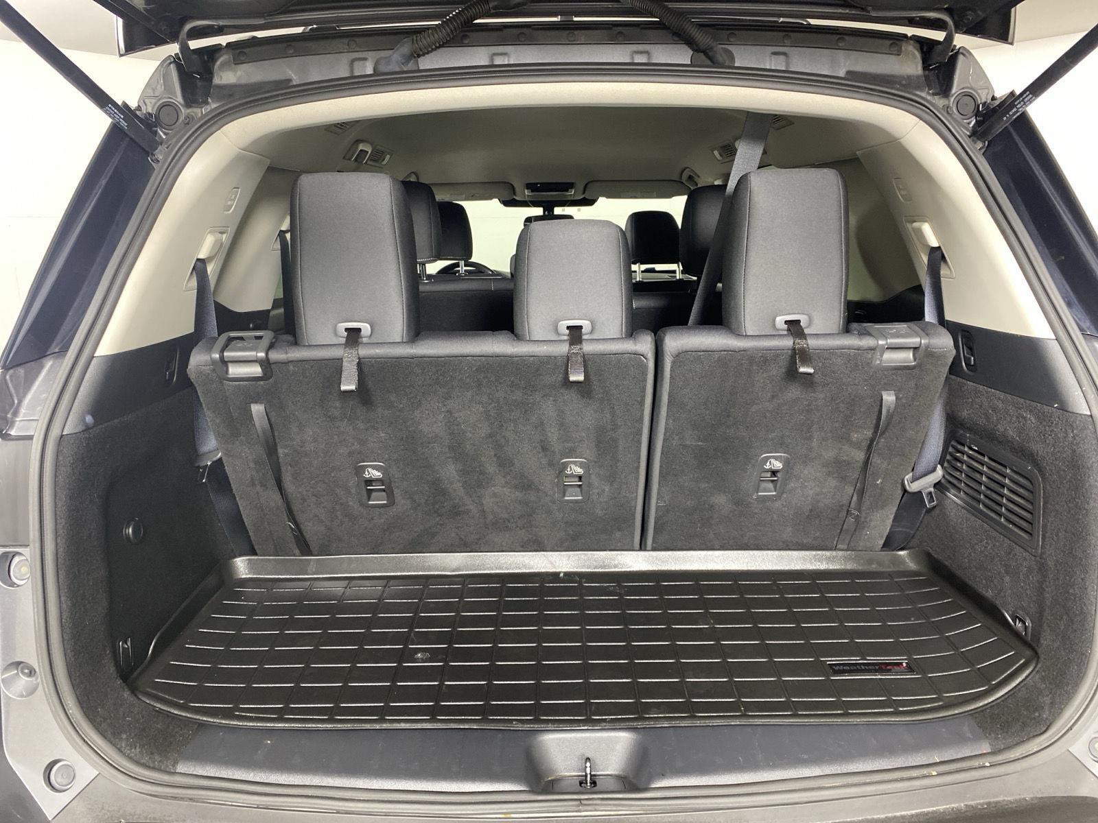 Used 2022 Gun Metallic Nissan SV image 25