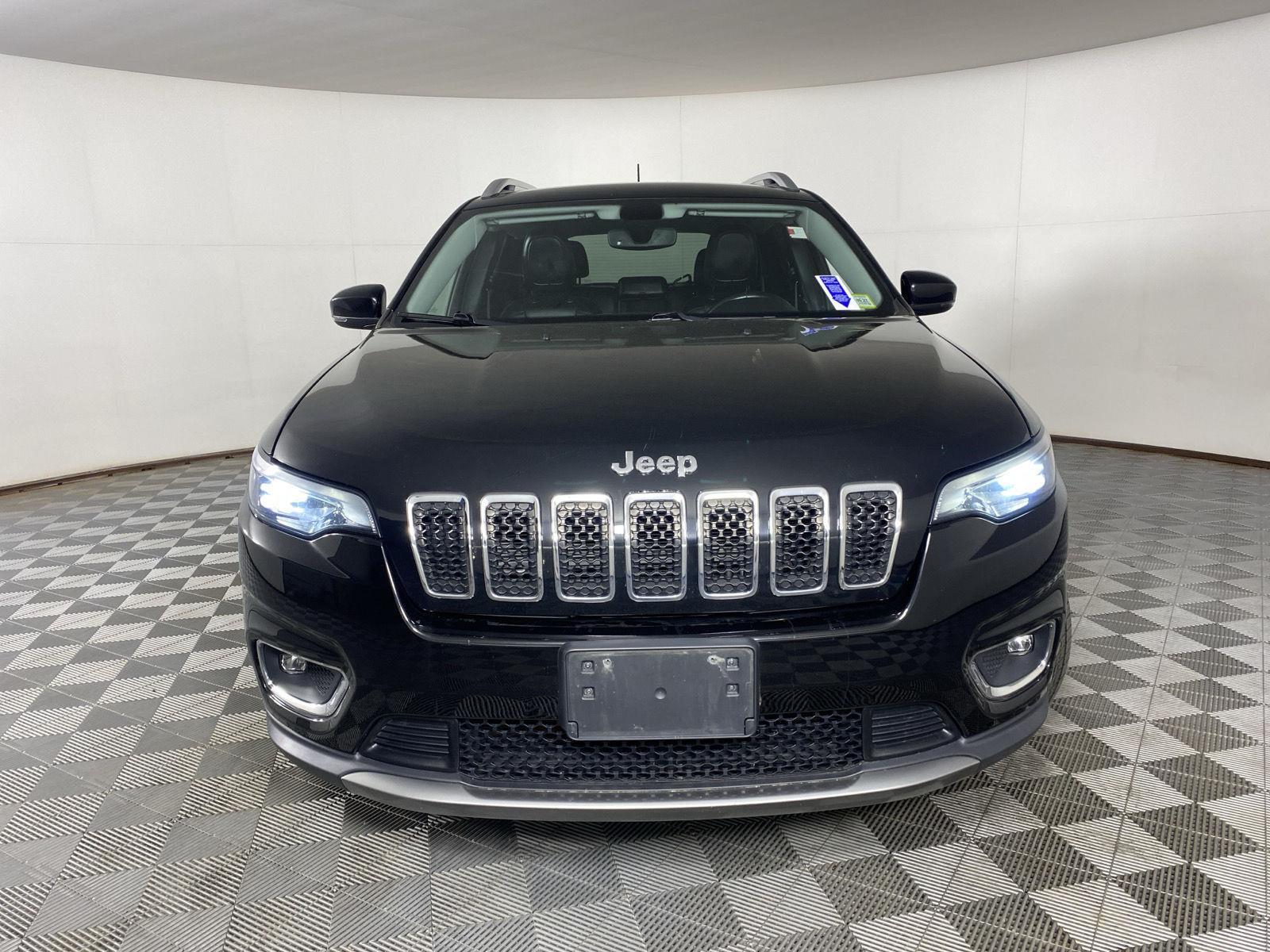 Used 2020 Diamond Black Crystal Pearlcoat Jeep Limited image 5