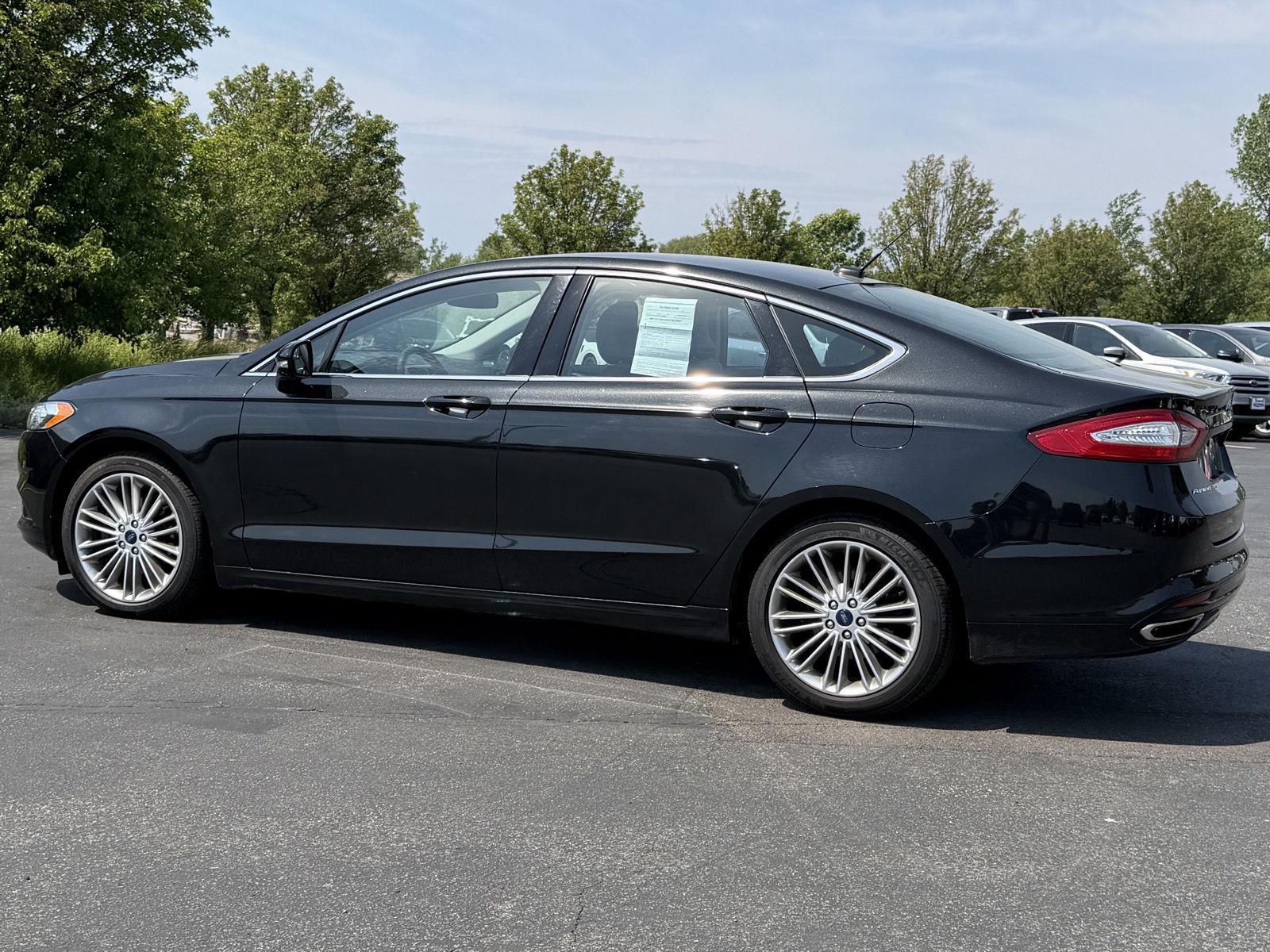 Used 2015 Tuxedo Black Ford SE image 5