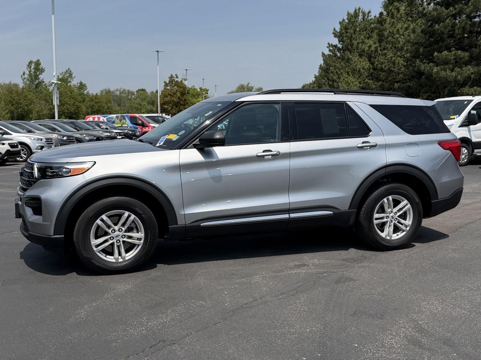 Used 2023 Iconic Silver Ford XLT image 4
