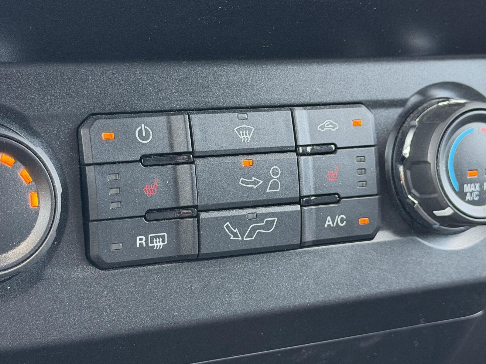 Used 2020 Rapid Red Metallic Tinted Clearcoat/Magnetic Ford XLT image 7
