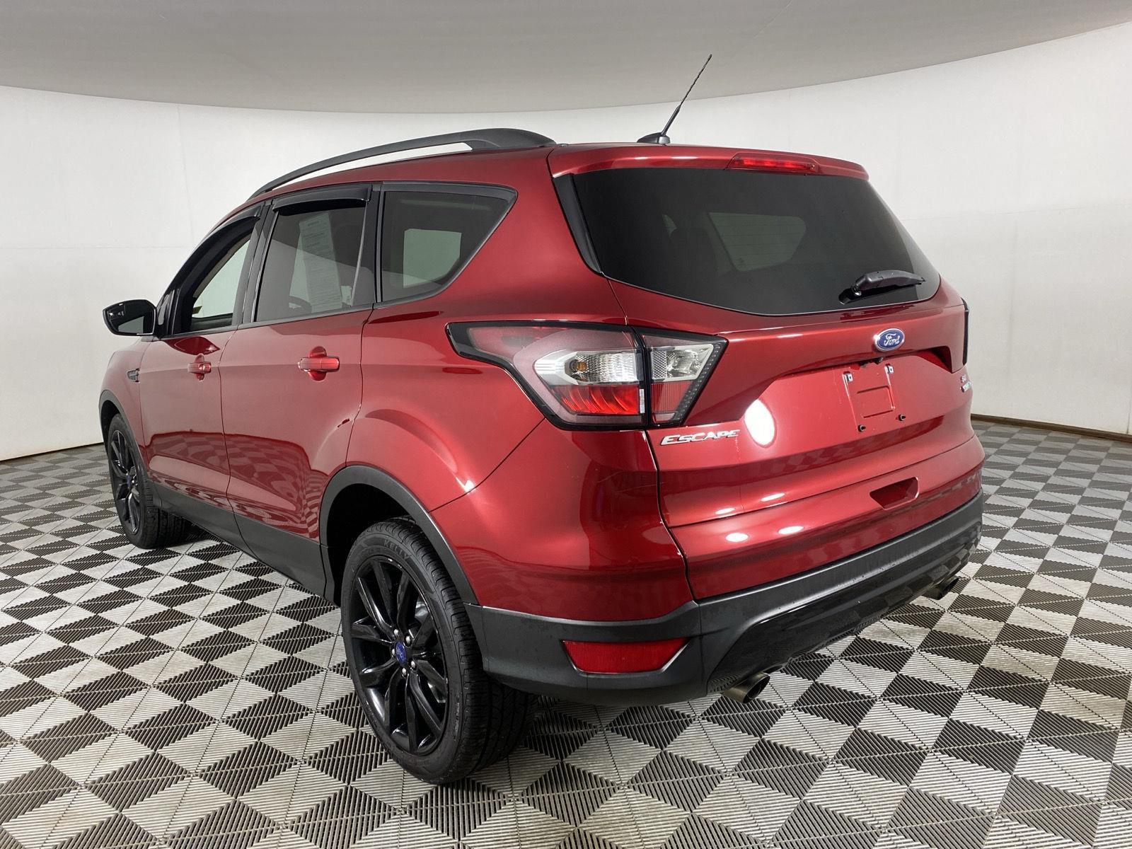 Used 2017 Ruby Red Metallic Tinted Clearcoat Ford SE image 5